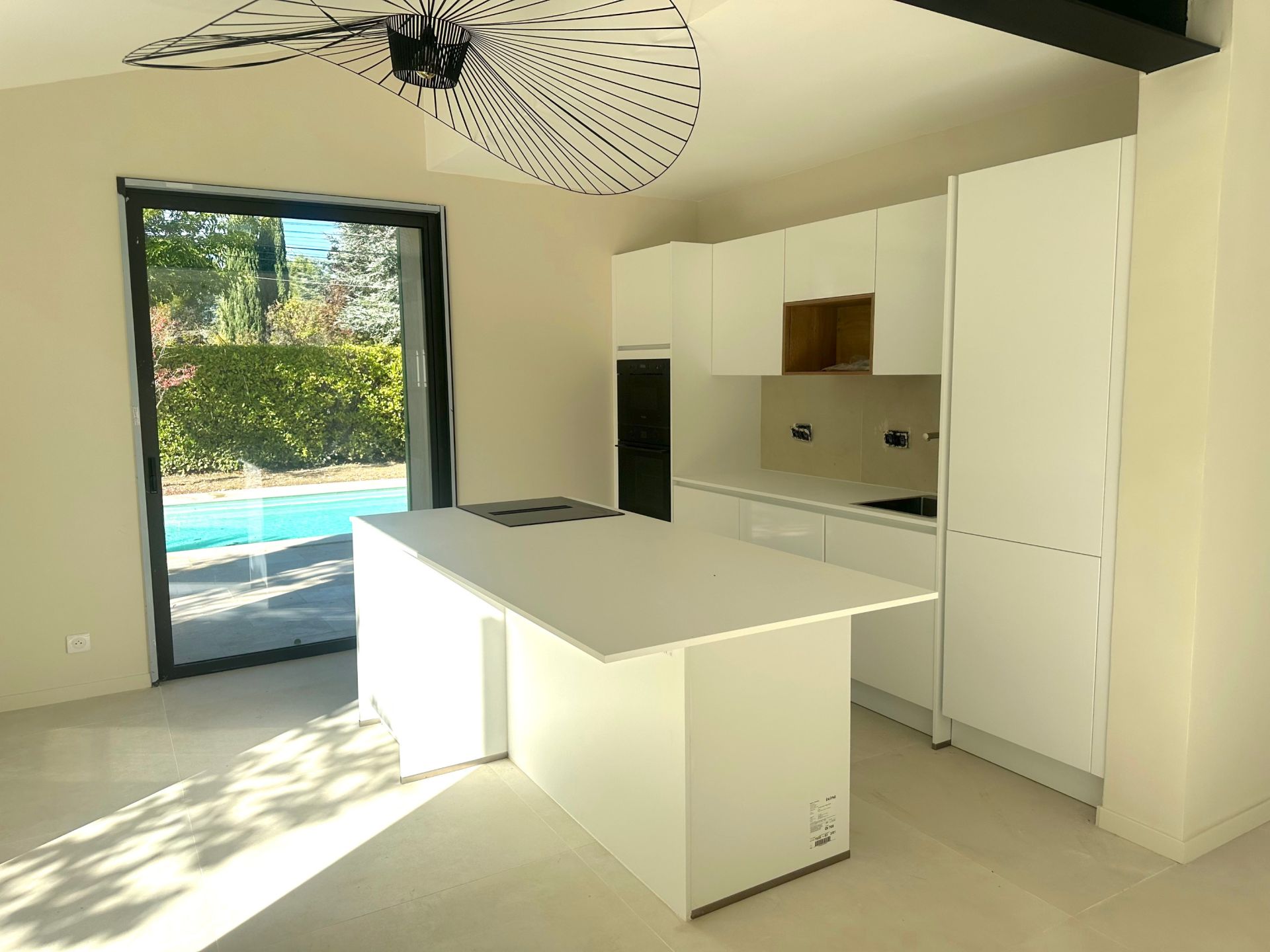 house 5 Rooms for sale on EGUILLES (13510)