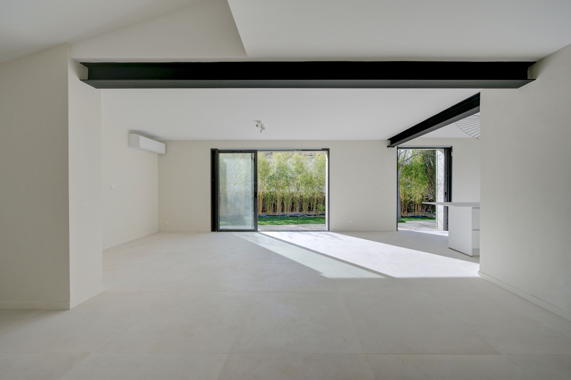 house 5 Rooms for sale on AIX EN PROVENCE (13100)