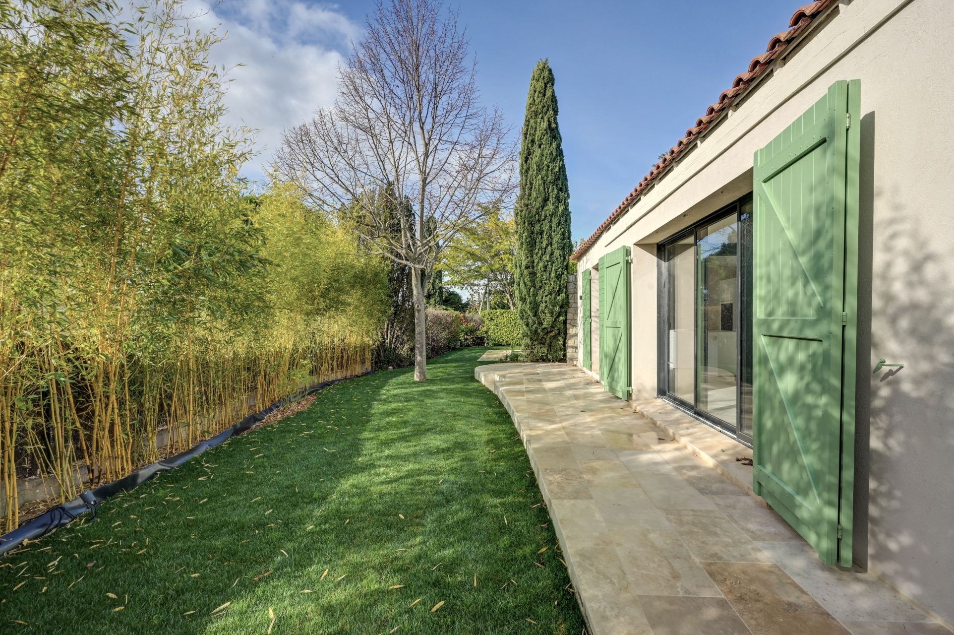 house 5 Rooms for sale on AIX EN PROVENCE (13100)