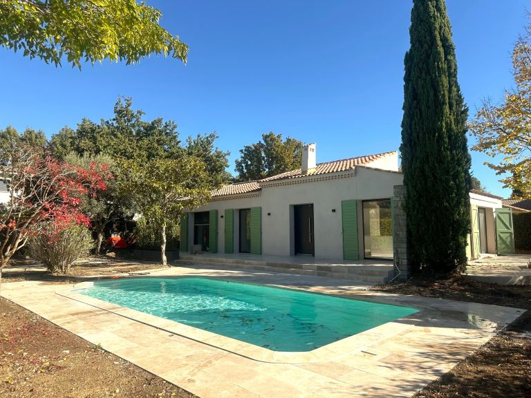 house 5 Rooms for sale on EGUILLES (13510)