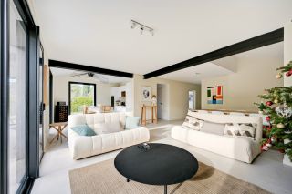 house 5 Rooms for sale on AIX EN PROVENCE (13100)