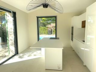 house 5 Rooms for sale on EGUILLES (13510)