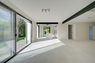 house 5 Rooms for sale on AIX EN PROVENCE (13100)