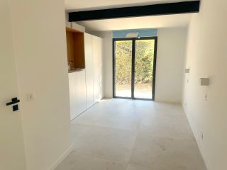 house 5 Rooms for sale on EGUILLES (13510)