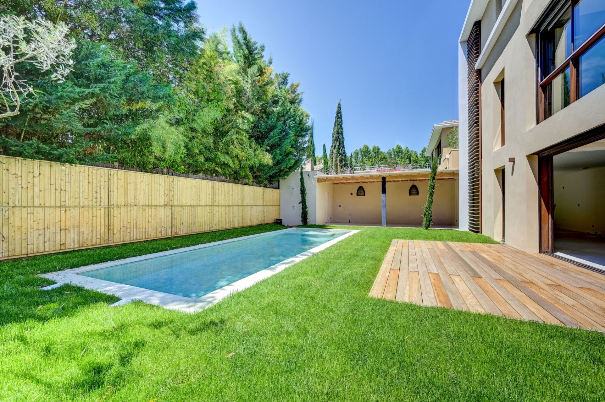 house 7 Rooms for sale on AIX EN PROVENCE (13100)