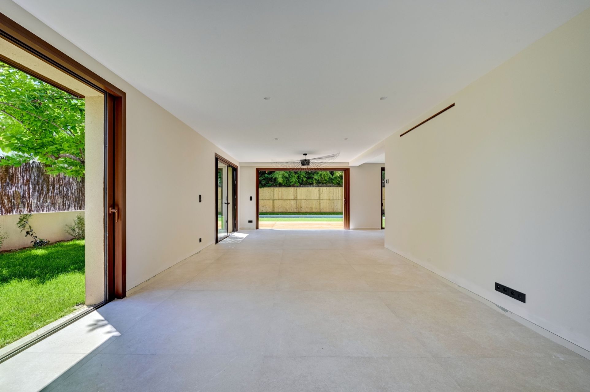 house 7 Rooms for sale on AIX EN PROVENCE (13100)