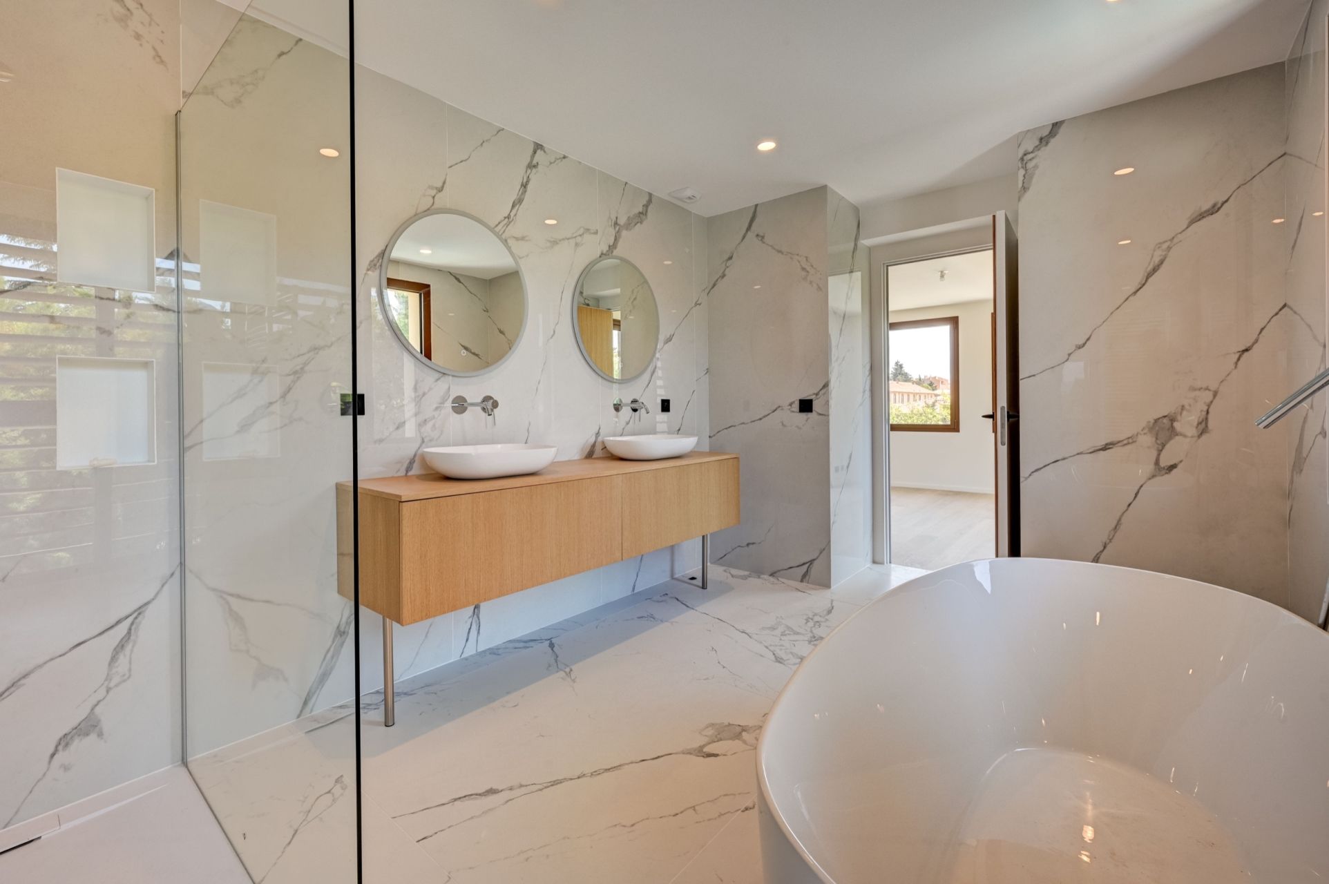 house 7 Rooms for sale on AIX EN PROVENCE (13100)