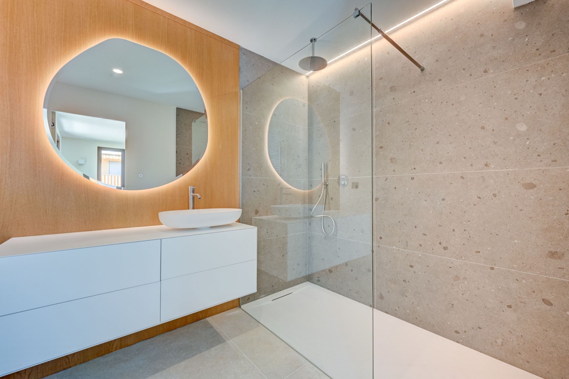 house 7 Rooms for sale on AIX EN PROVENCE (13100)