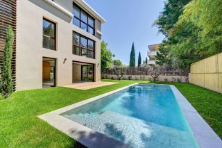 house 7 Rooms for sale on AIX EN PROVENCE (13100)