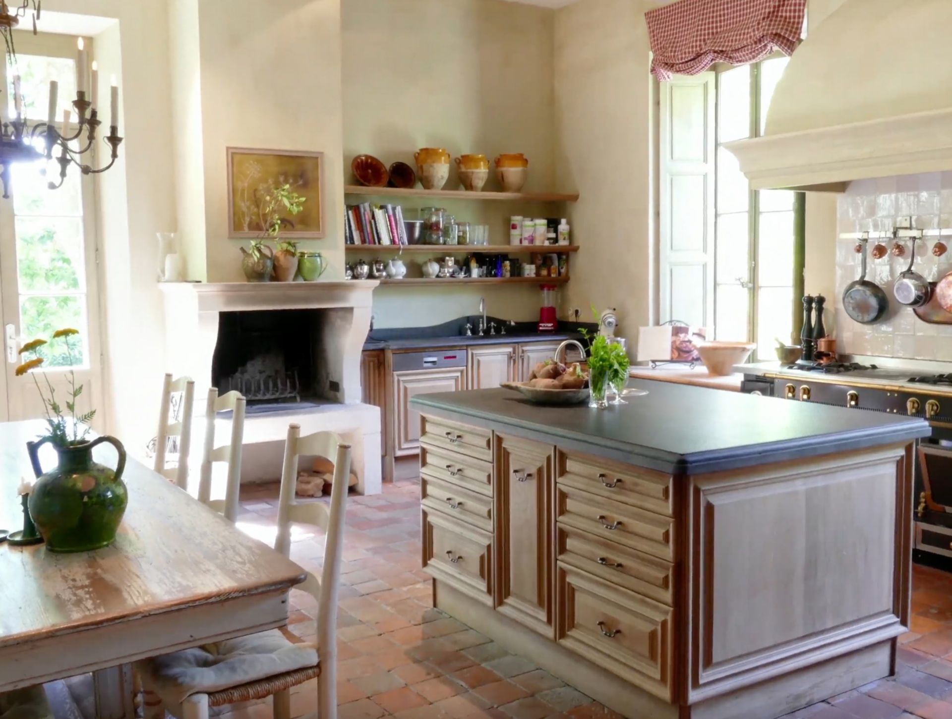 house 20 Rooms for sale on BRIGNOLES (83170)