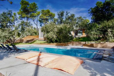 Sale House Rognes 8 Rooms 280 m²