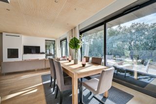 house 8 Rooms for sale on ROGNES (13840)