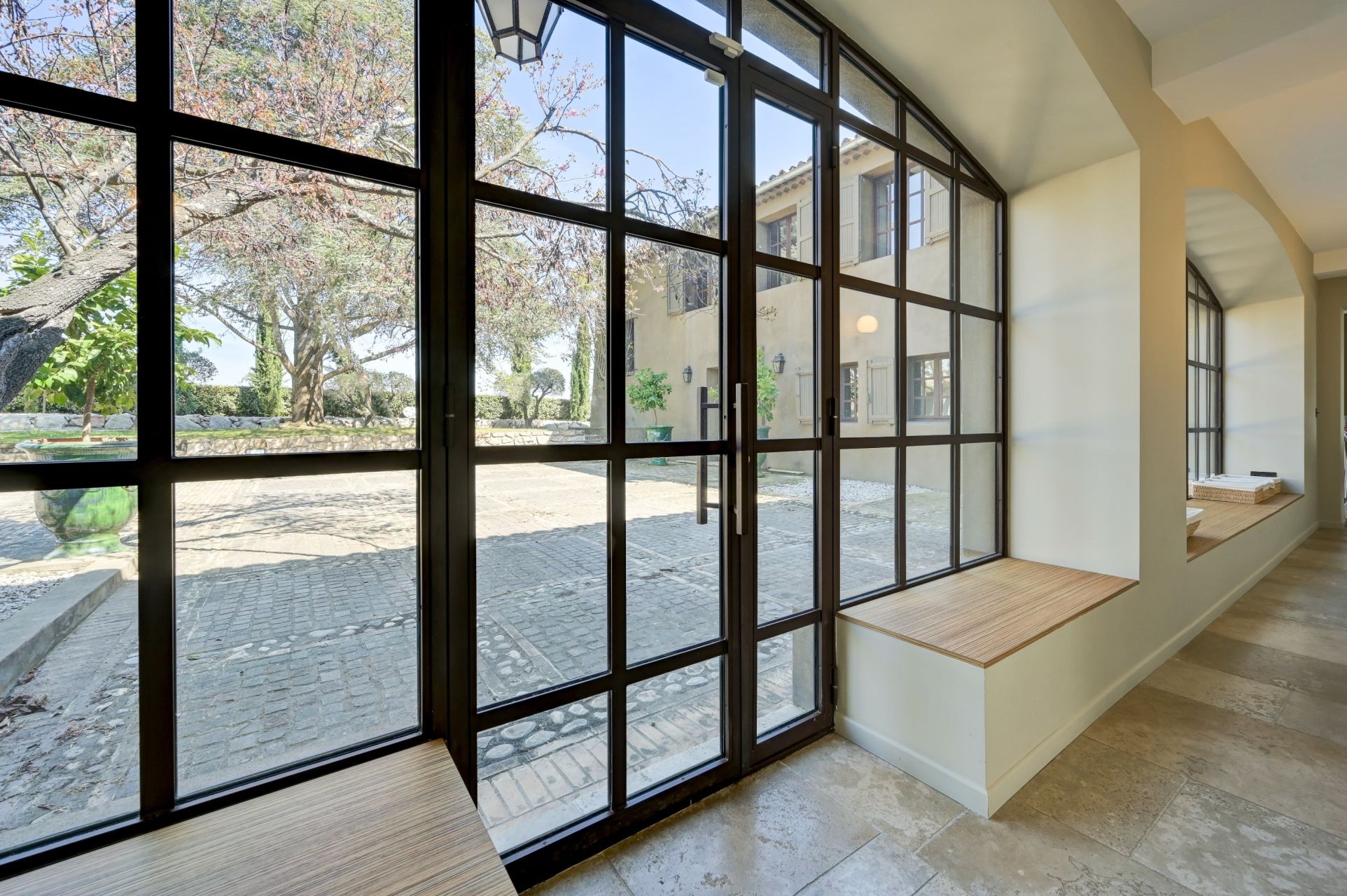 house 23 Rooms for sale on AIX EN PROVENCE (13100)