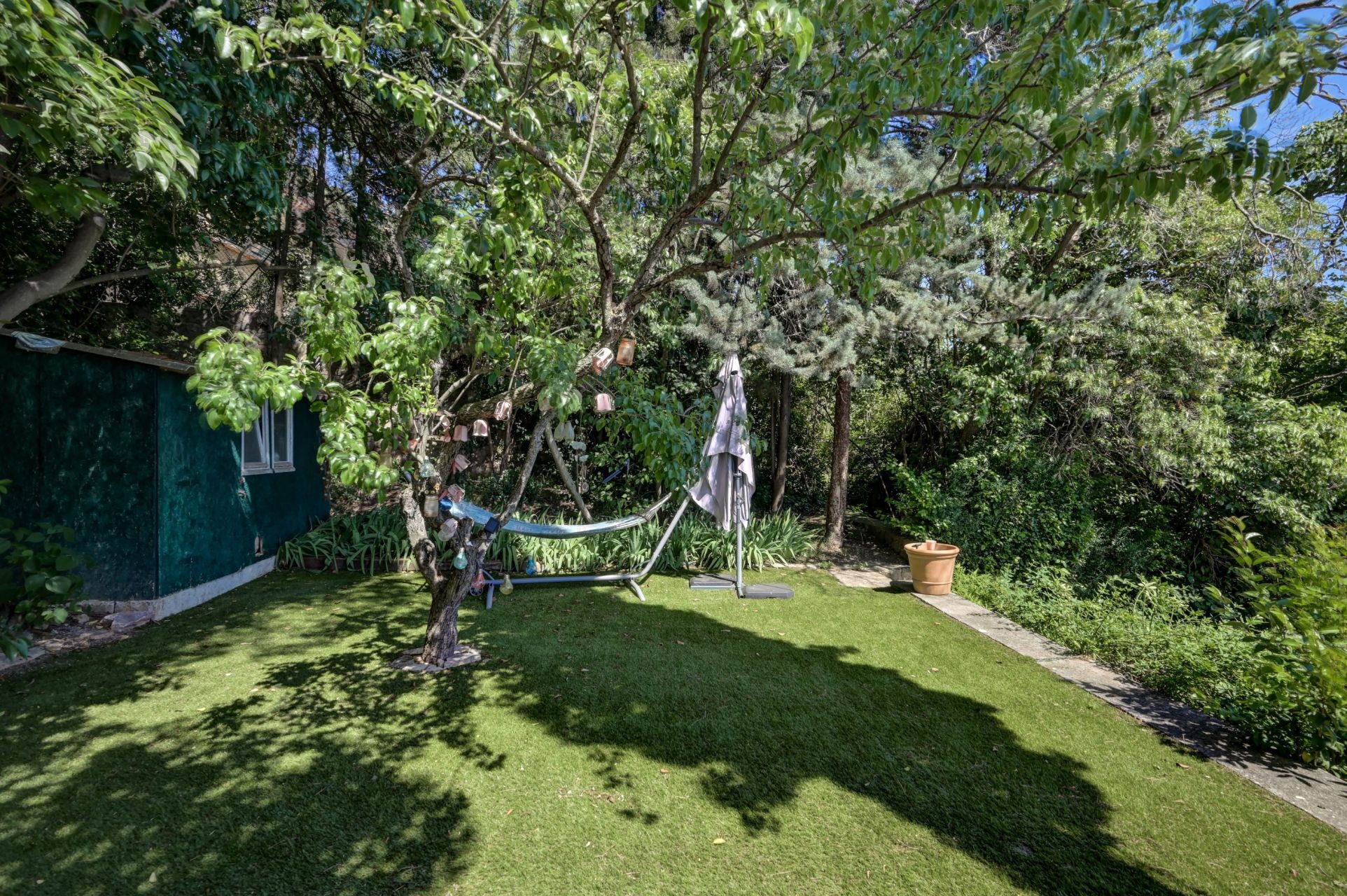 house 6 Rooms for sale on AIX EN PROVENCE (13100)