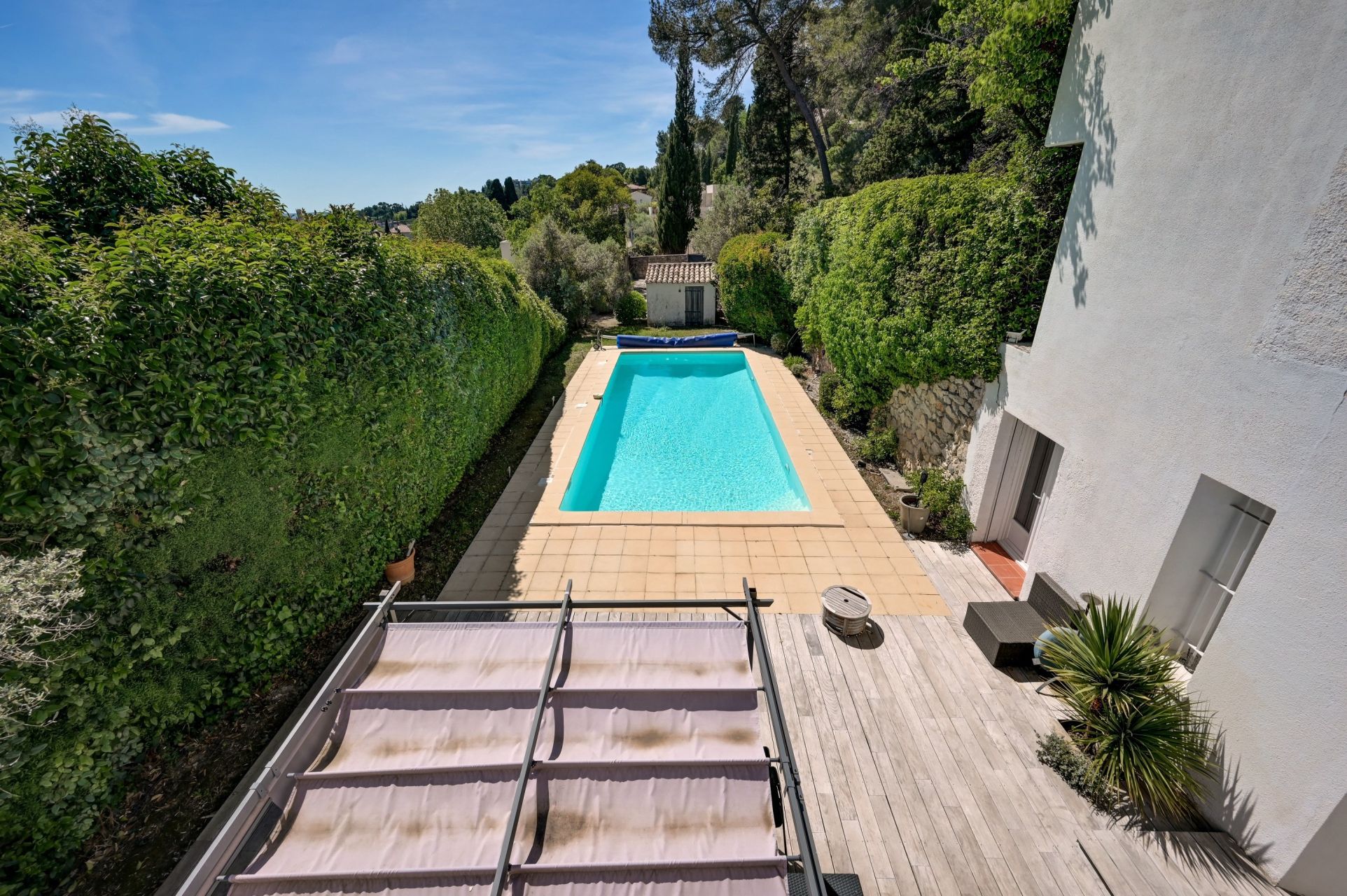 house 6 Rooms for sale on AIX EN PROVENCE (13100)