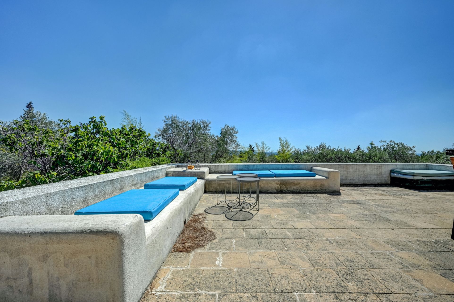 house 6 Rooms for sale on AIX EN PROVENCE (13100)