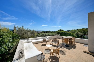 house 6 Rooms for sale on AIX EN PROVENCE (13100) Sale House Aix-en-Provence 6 Rooms 212 m²