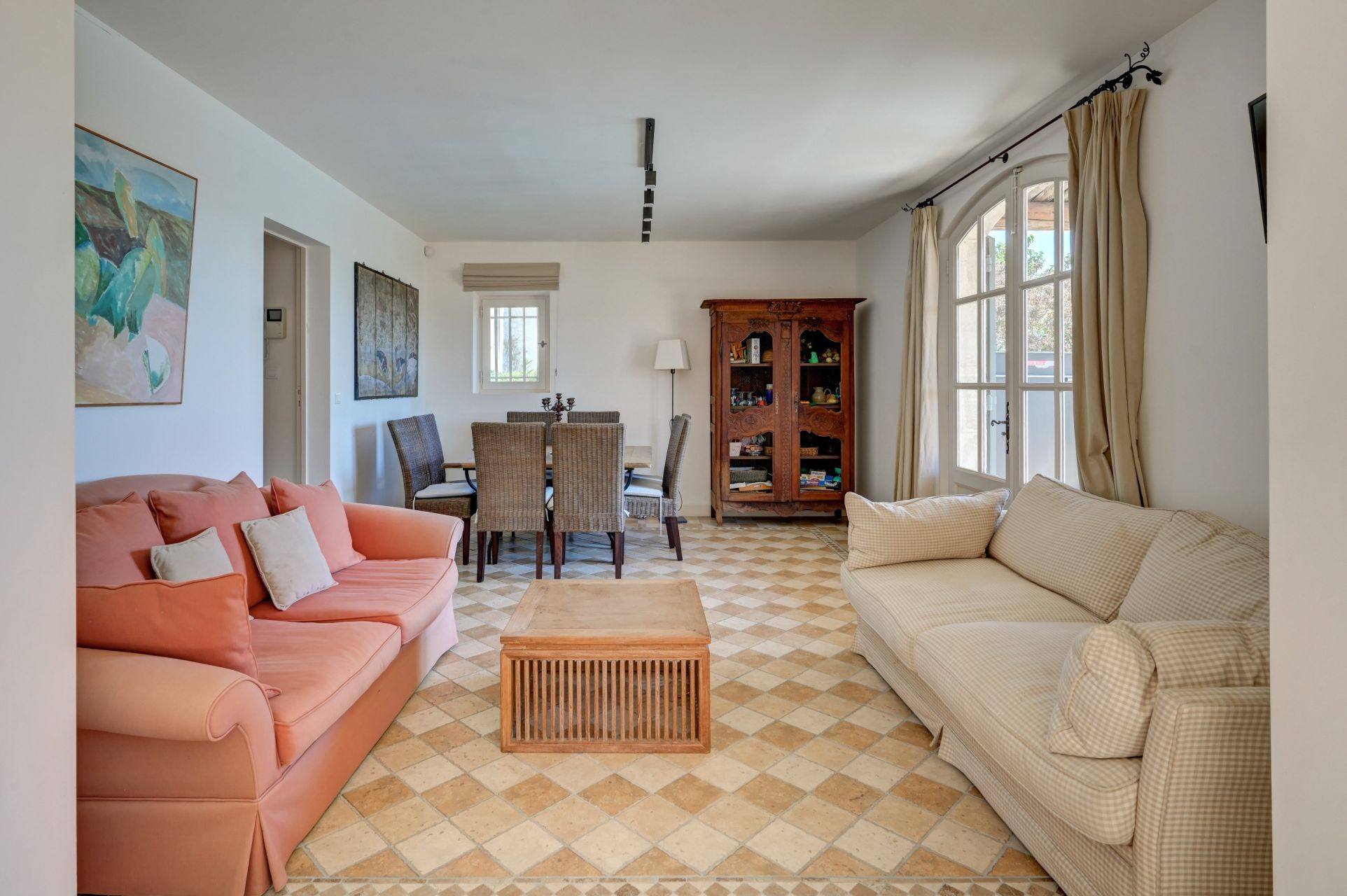 mas 9 Pièces en location saisonnière sur PARADOU (13520)