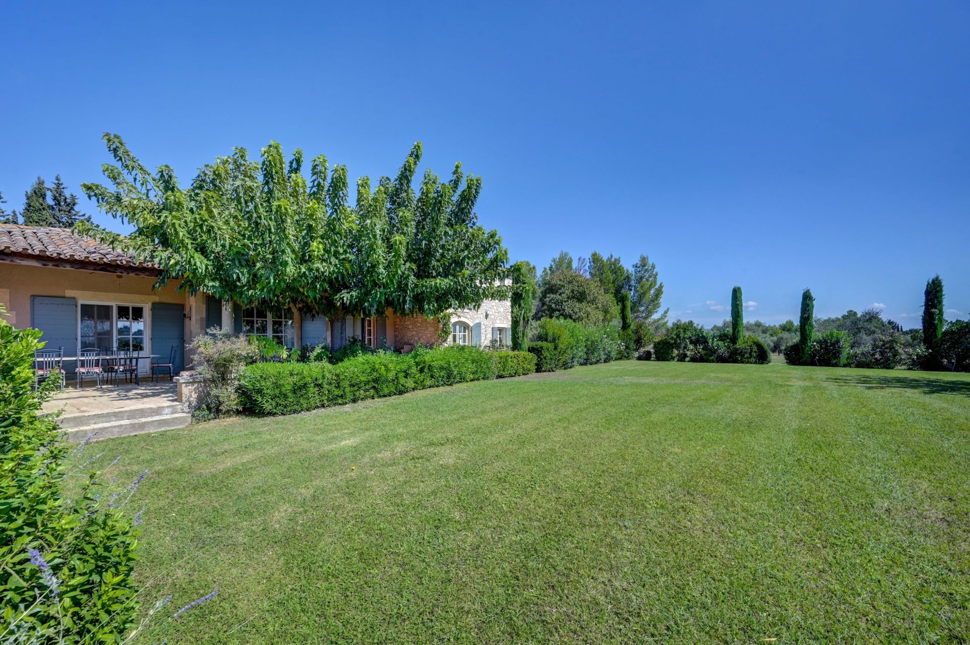 mas 9 Pièces en location saisonnière sur PARADOU (13520)