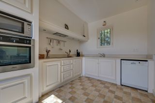 mas 9 Pièces en location saisonnière sur PARADOU (13520)