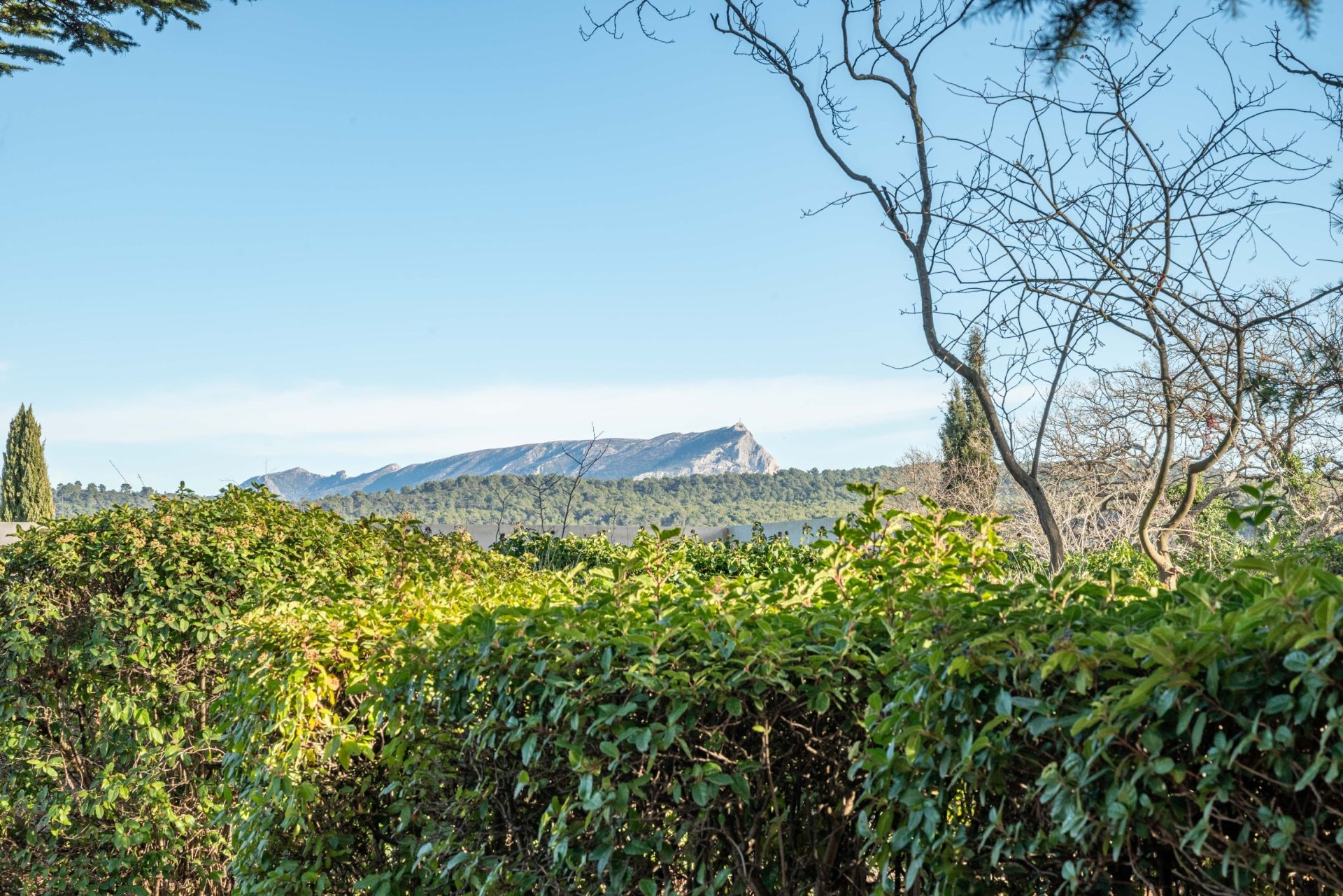 house 10 Rooms for sale on AIX EN PROVENCE (13100)