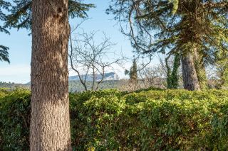 house 10 Rooms for sale on AIX EN PROVENCE (13100)