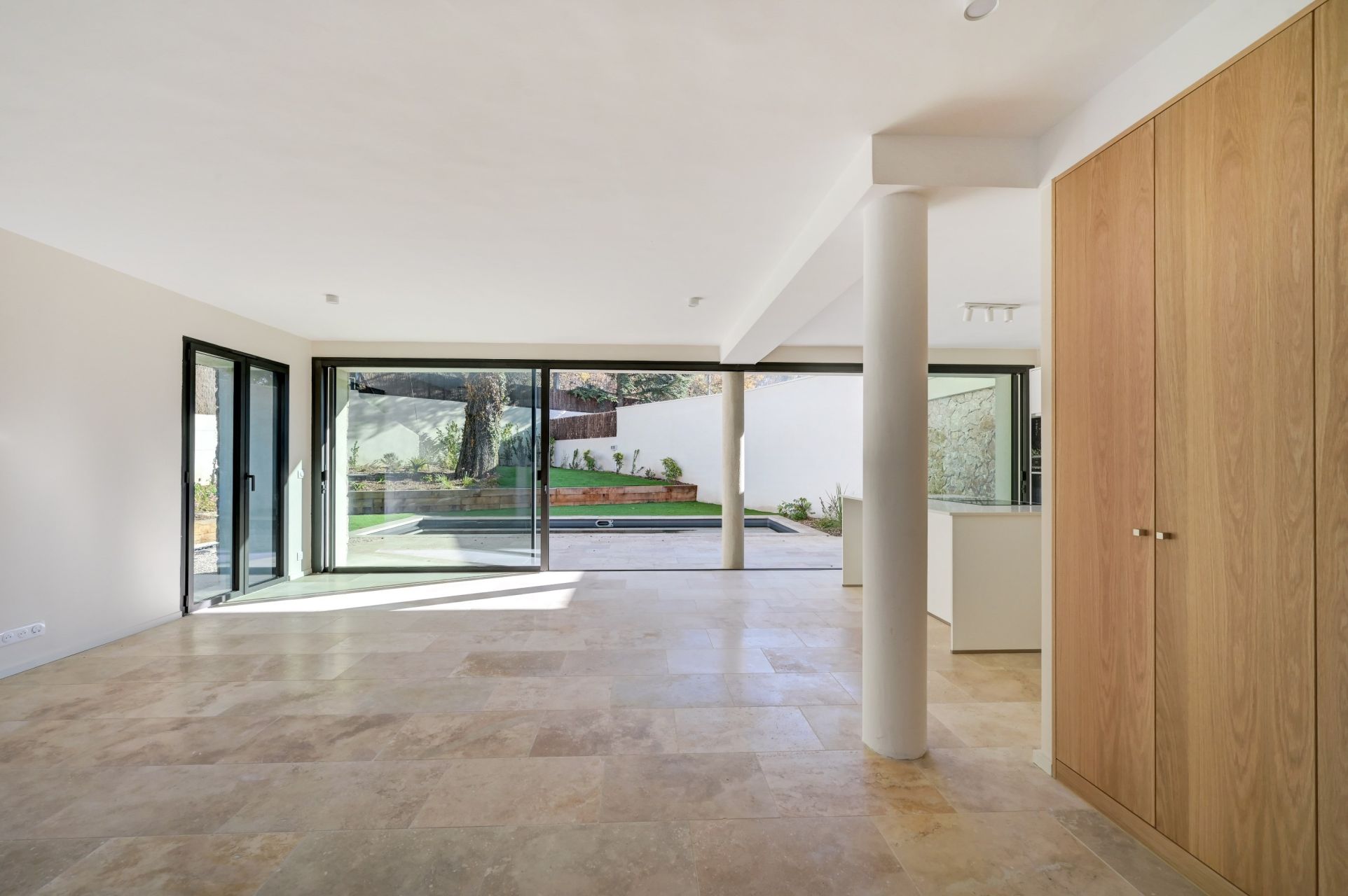 house 4 Rooms for sale on AIX EN PROVENCE (13100)