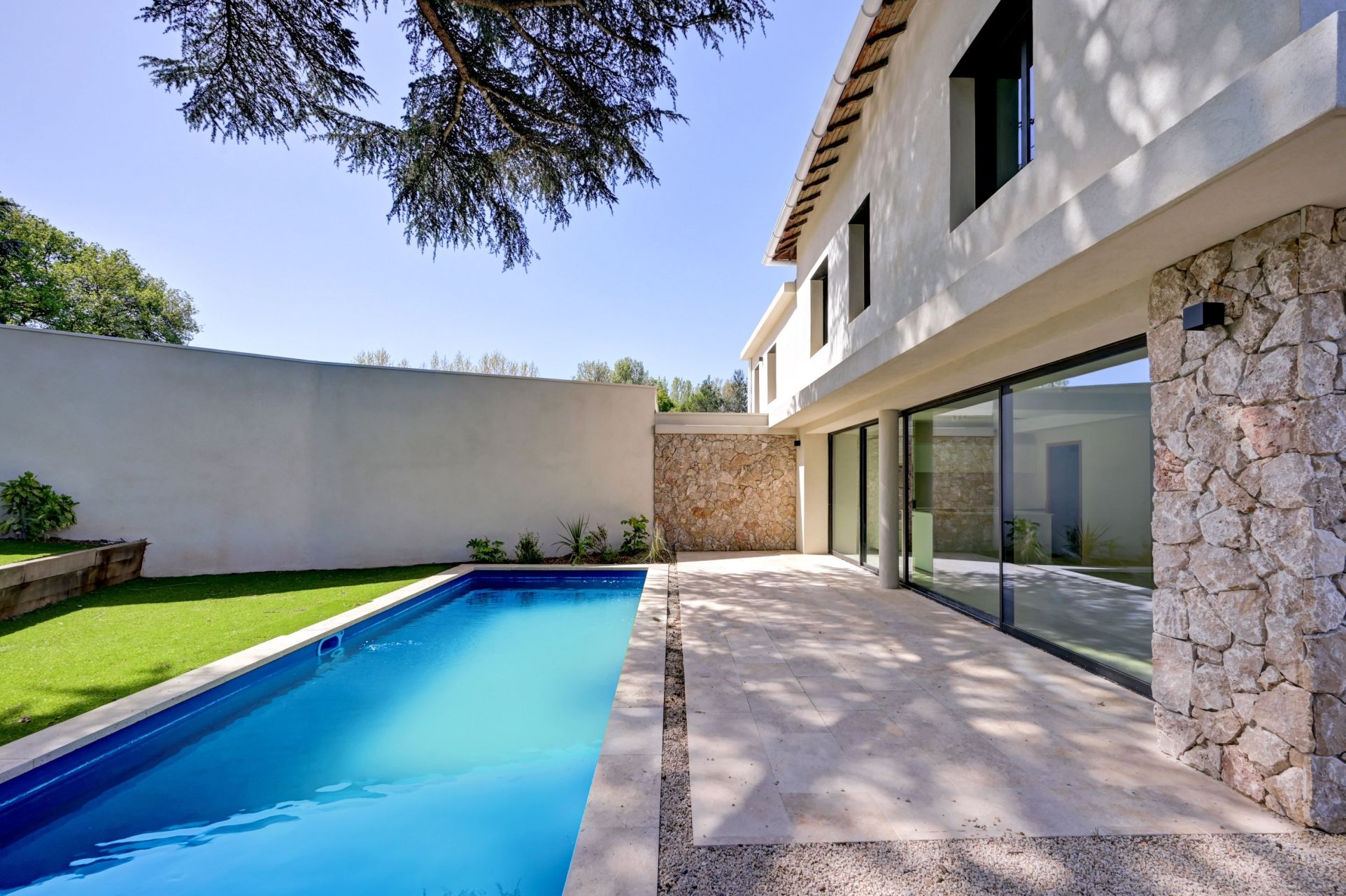 house 4 Rooms for sale on AIX EN PROVENCE (13100)