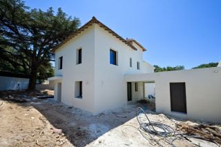 house 4 Rooms for sale on AIX EN PROVENCE (13100)