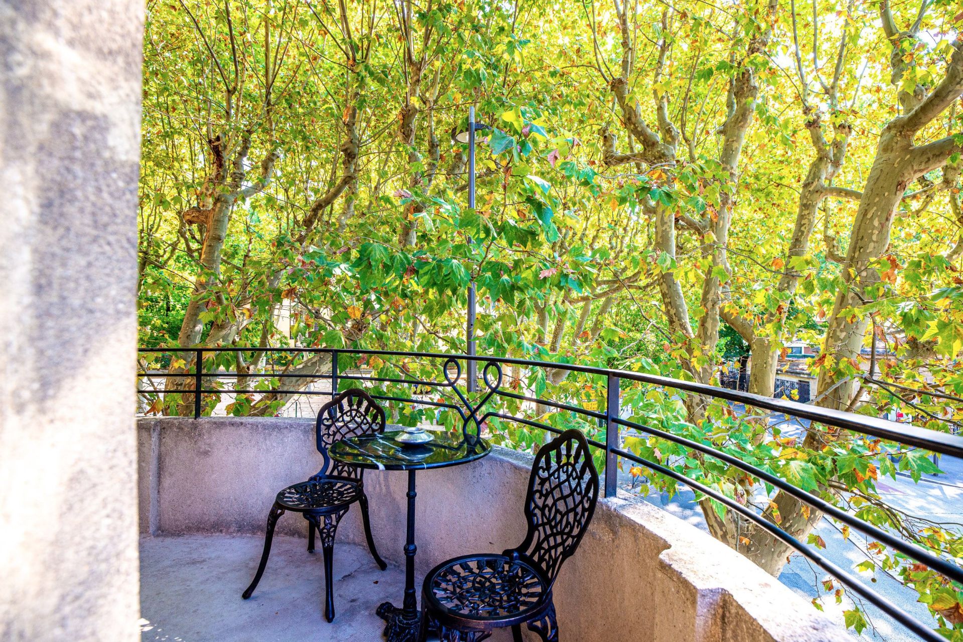 apartment 4 Rooms for sale on AIX EN PROVENCE (13100)