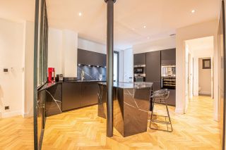 apartment 4 Rooms for sale on AIX EN PROVENCE (13100)