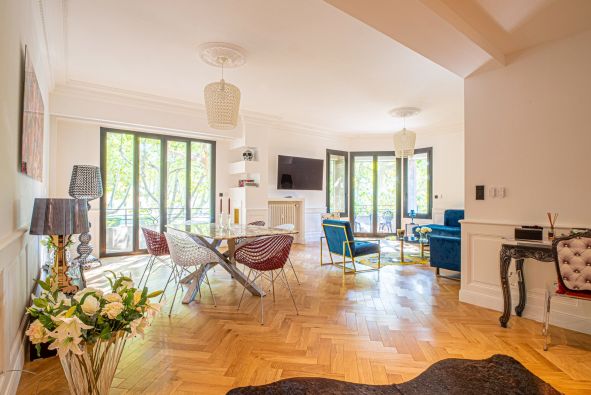 Sale Apartment Aix-en-Provence 4 Rooms 123 m²
