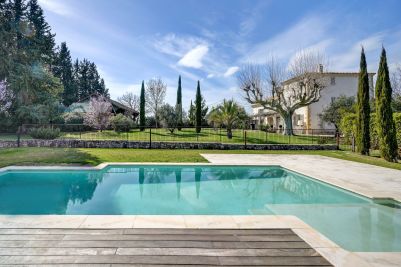 Vente Maison Aix-en-Provence 20 Pièces 640 m²