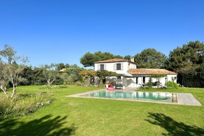 Sale House Aix-en-Provence 8&nbsp;Rooms 210&nbsp;m²