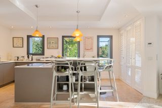 house 8 Rooms for sale on AIX EN PROVENCE (13100)
