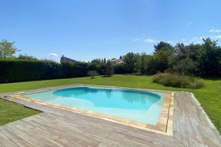 house 8 Rooms for sale on AIX EN PROVENCE (13100)