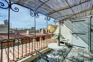 apartment 5 Rooms for sale on AIX EN PROVENCE (13100)