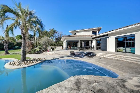 Vente Maison Aix-en-Provence 6 Pièces 330 m²