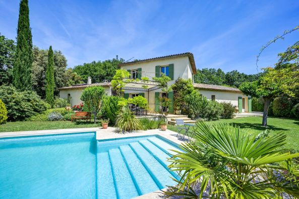 Sale House Aix-en-Provence 6 Rooms 220 m²