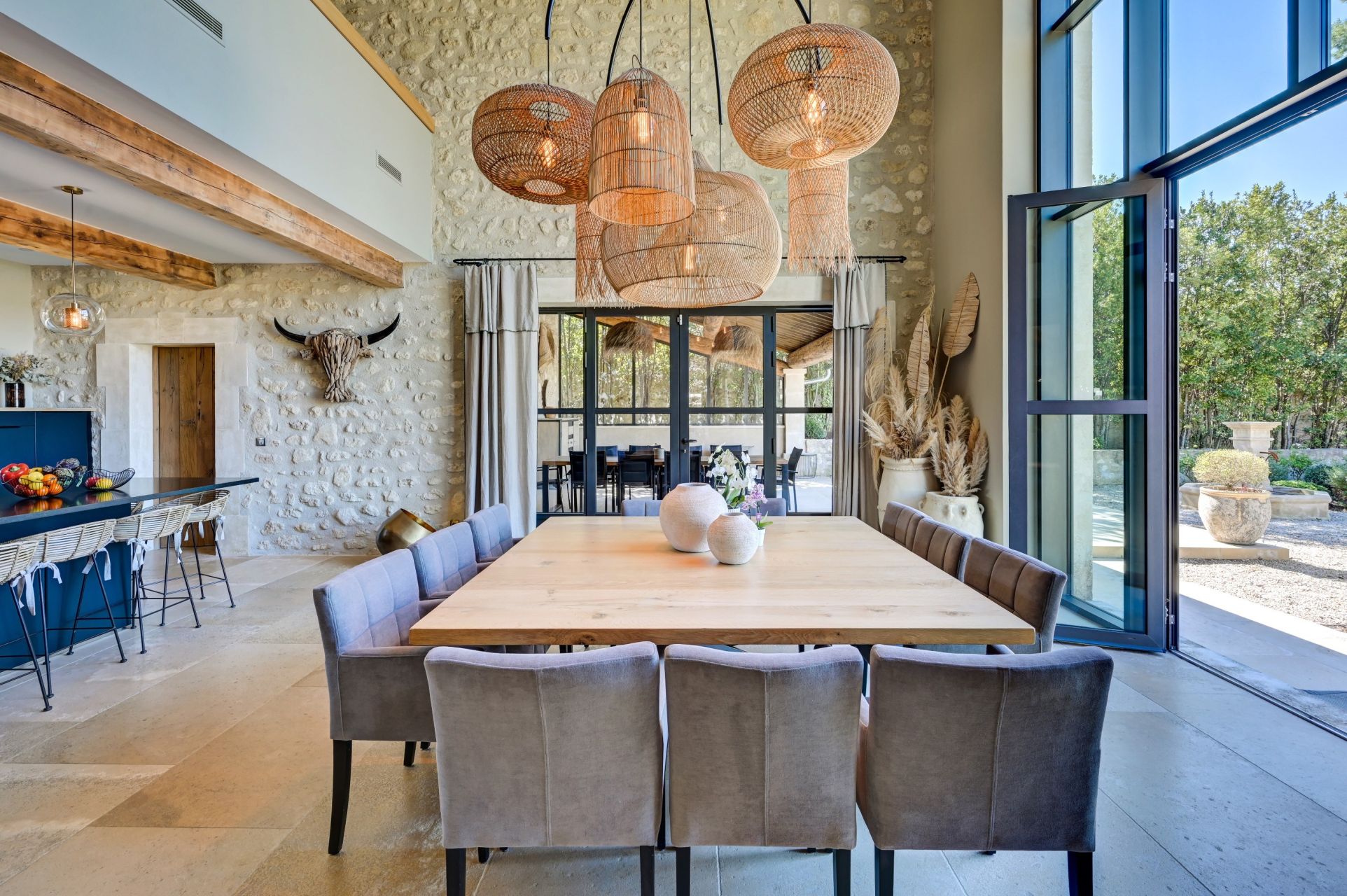 mas 8 Rooms for seasonal rent on ST REMY DE PROVENCE (13210)