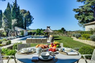 mas 8 Pièces en location saisonnière sur ST REMY DE PROVENCE (13210)