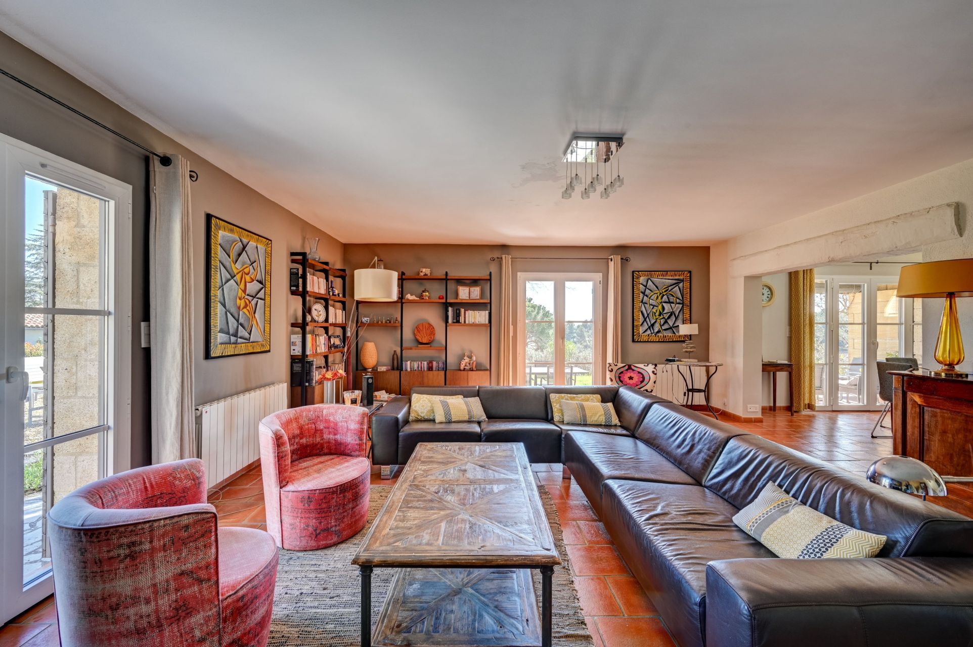 house 7 Rooms for sale on EGUILLES (13510)