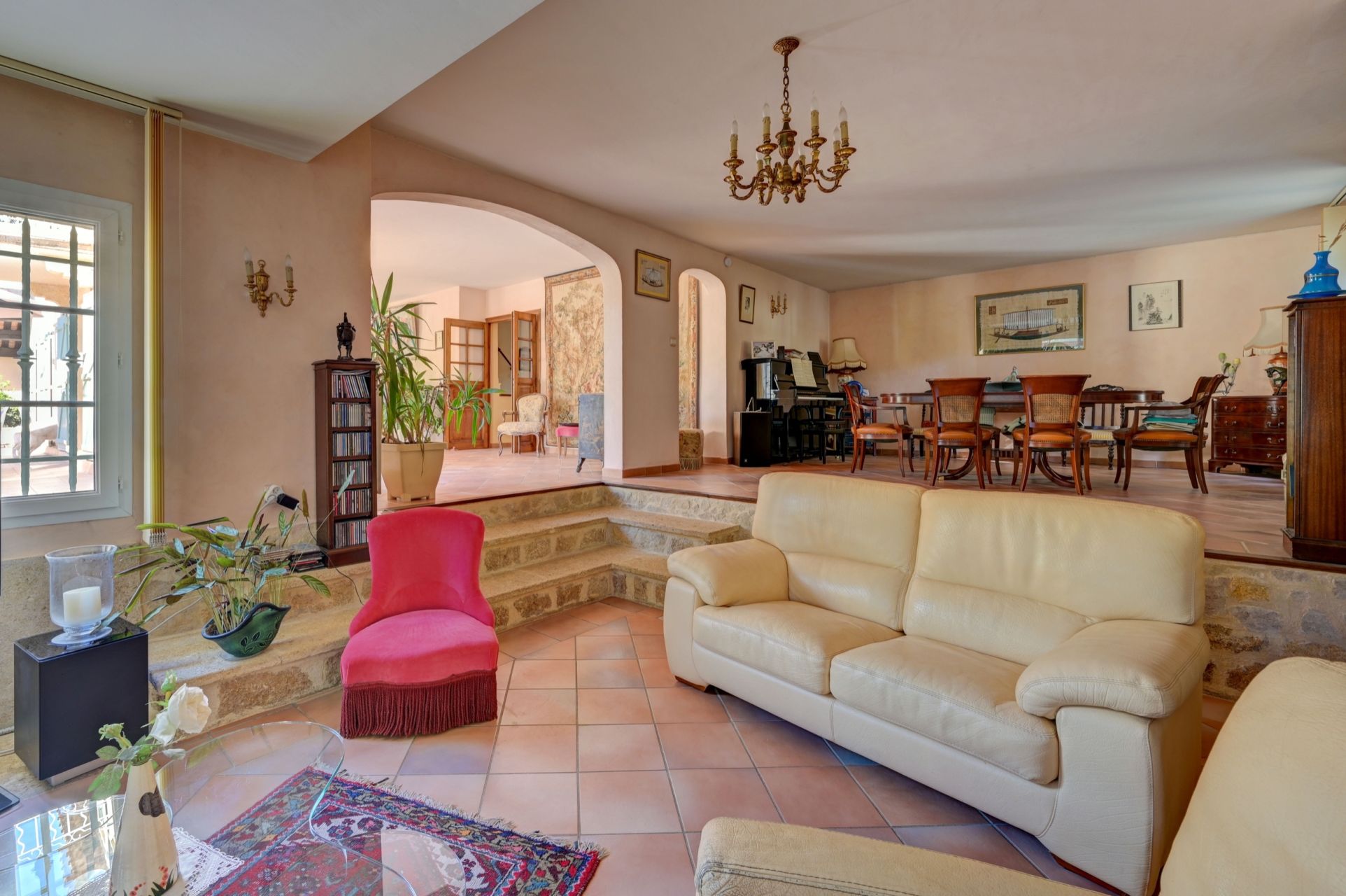 property 8 Rooms for sale on AIX EN PROVENCE (13100)