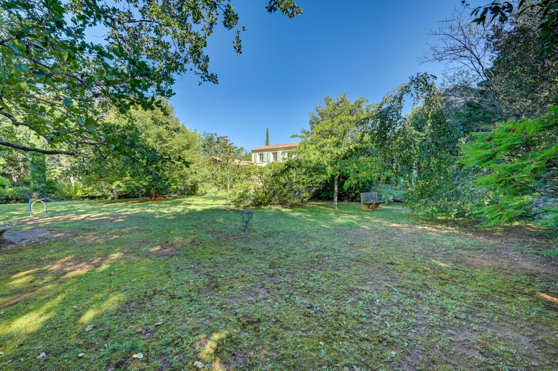 property 8 Rooms for sale on AIX EN PROVENCE (13100)