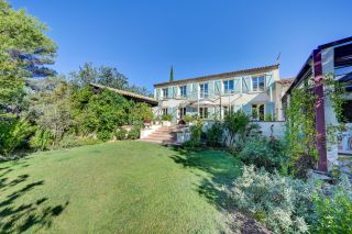 property 8 Rooms for sale on AIX EN PROVENCE (13100)