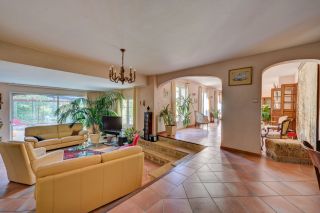 property 8 Rooms for sale on AIX EN PROVENCE (13100)