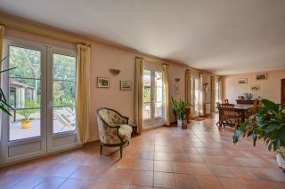 property 8 Rooms for sale on AIX EN PROVENCE (13100)