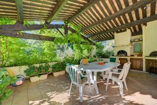 property 8 Rooms for sale on AIX EN PROVENCE (13100)