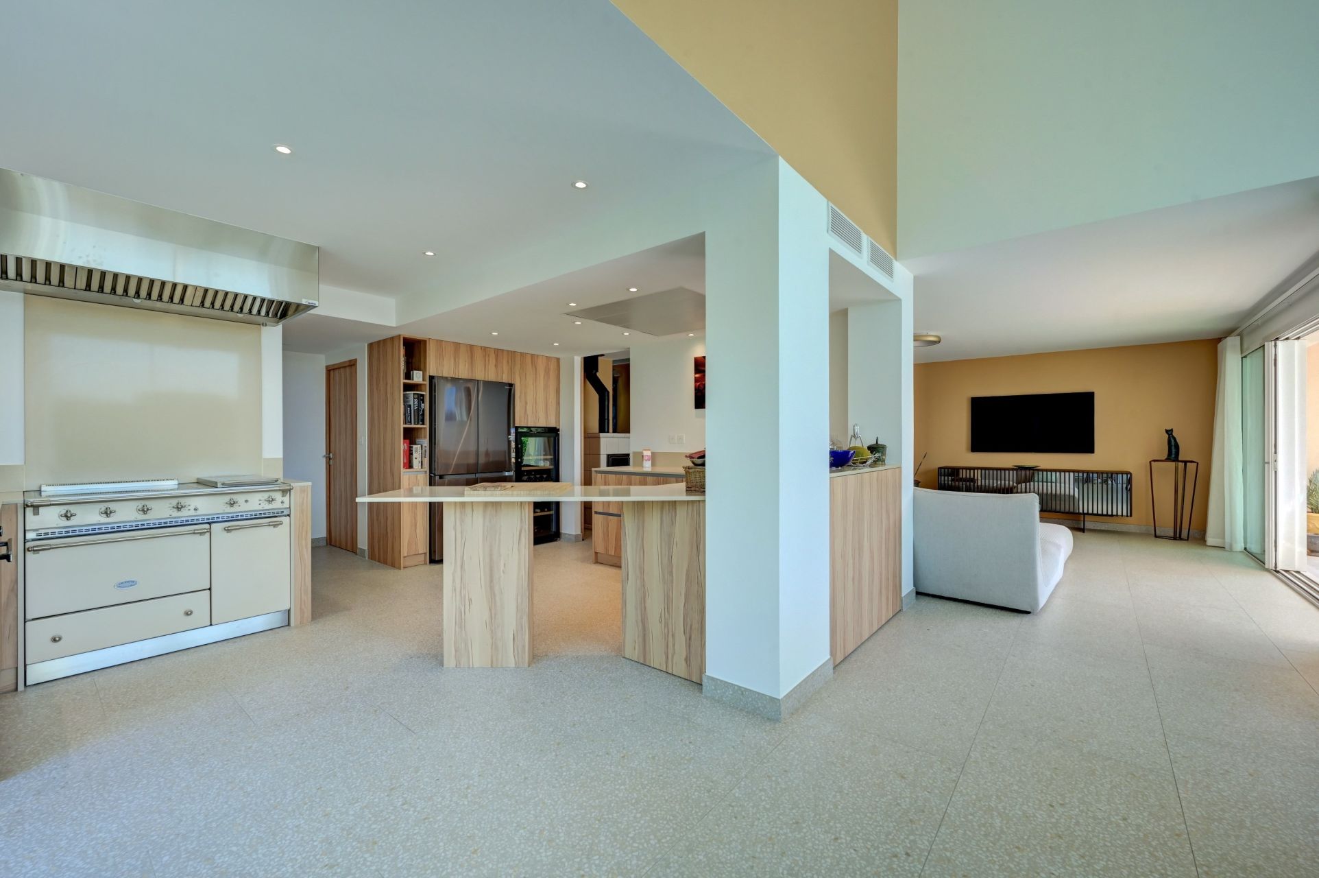 maison 6 Pièces en vente sur EGUILLES (13510)