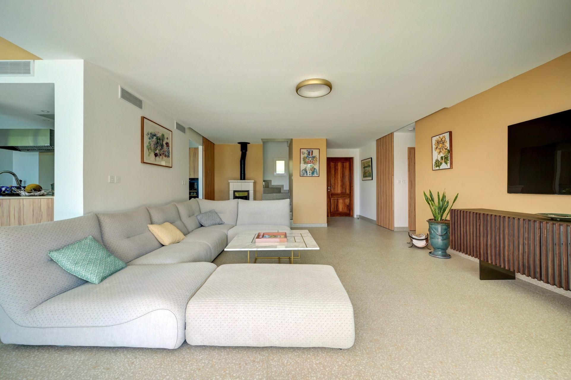 maison 6 Pièces en vente sur EGUILLES (13510)